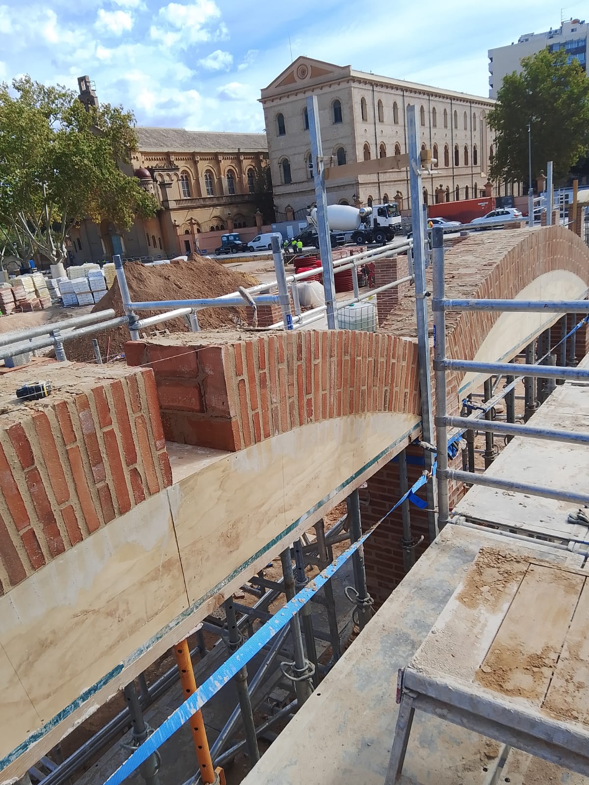 WhatsApp Image 2025-10-23 at 15.59.47 (1)